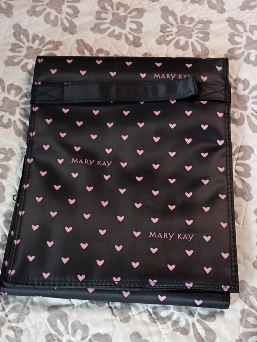 Mary Kay Iconic Black And Pink Heart Print Organizer